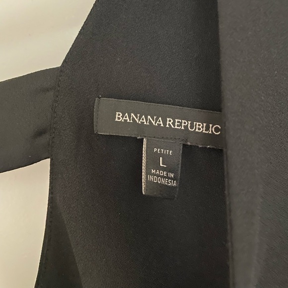 Banana Republic Tier Double V-Neck Sleeveless Blouse Top, Black Mixed Media LP - Picture 3 of 6